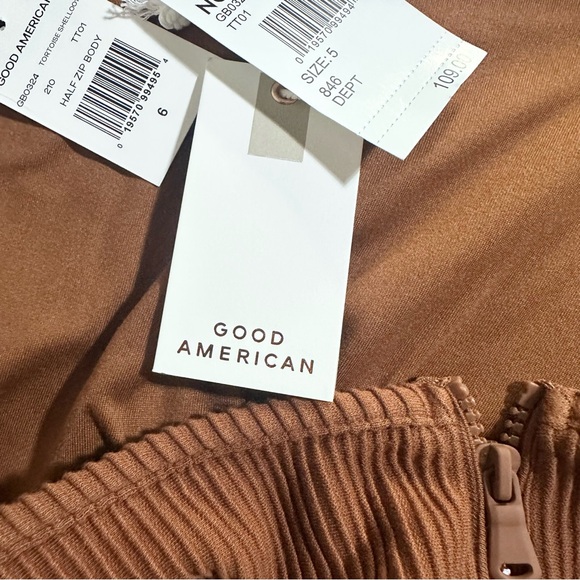 Good American Half Zip Off The Shoulder Ribbed Rust Brown Bodysuit Size 6/US 3XL - Picture 9 of 9